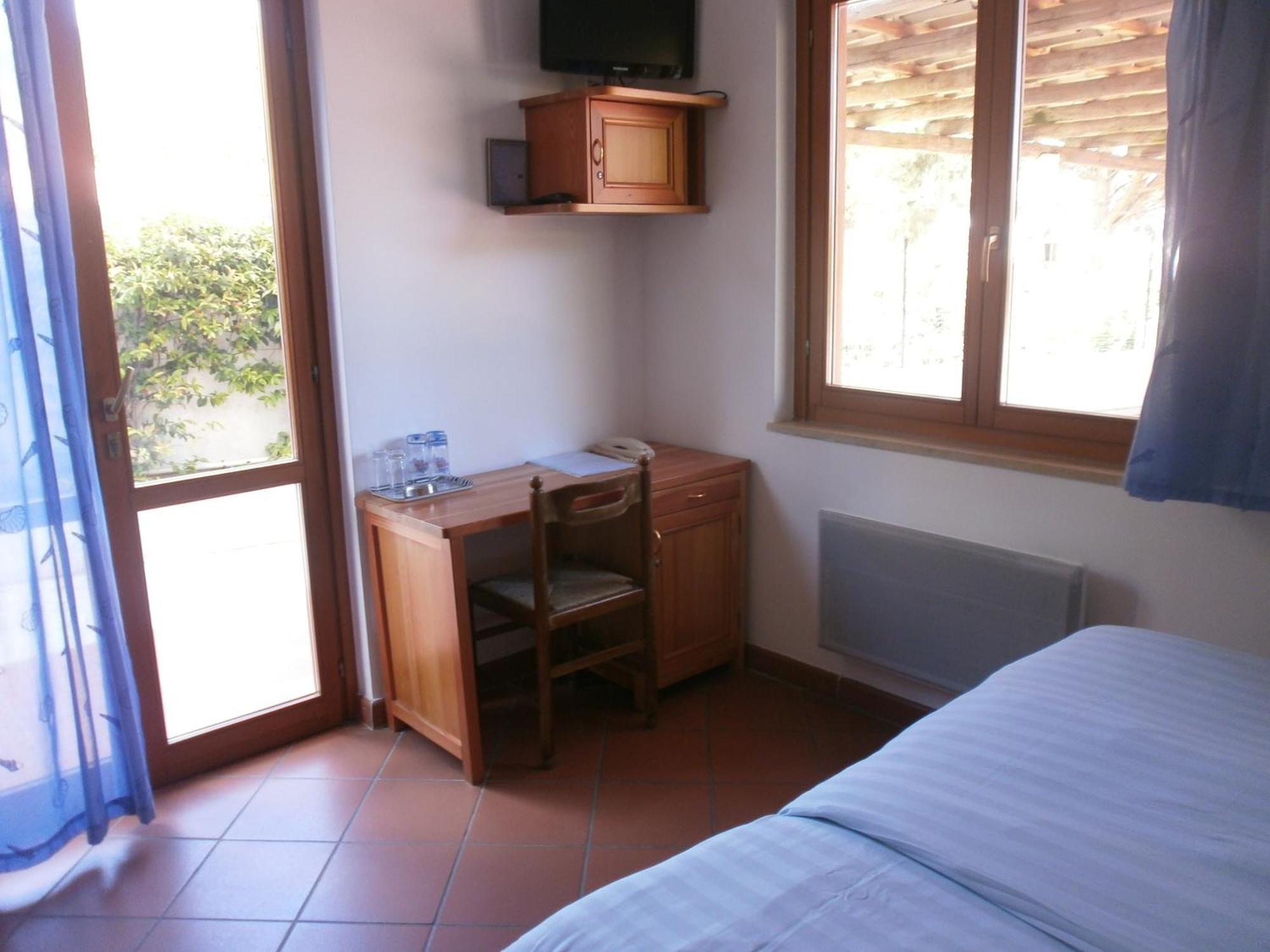 Hotel La Bastide Le Lavandou Zimmer foto