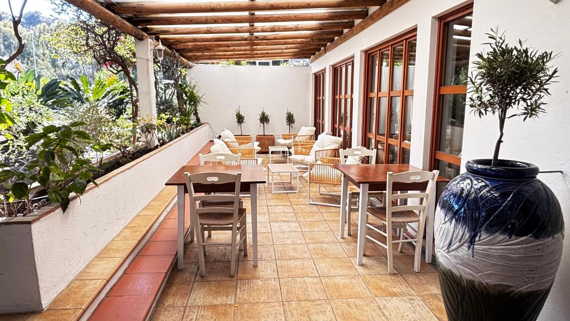 Hotel La Bastide Le Lavandou Exterior foto